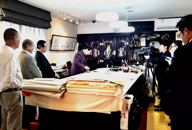 探索世界上最疯狂的摄影棚：野兽先生工作室参观指南
