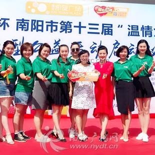 送考这一幕太暖了：社会温情与教育关怀的深度剖析