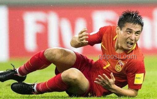 国足新星闪耀！王钰栋点射破门，他能撑起国足未来锋线？