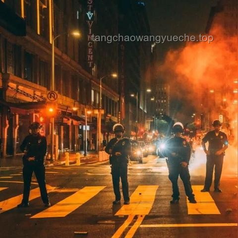 洛杉矶市中心宵禁亲历记：不安与团结之夜